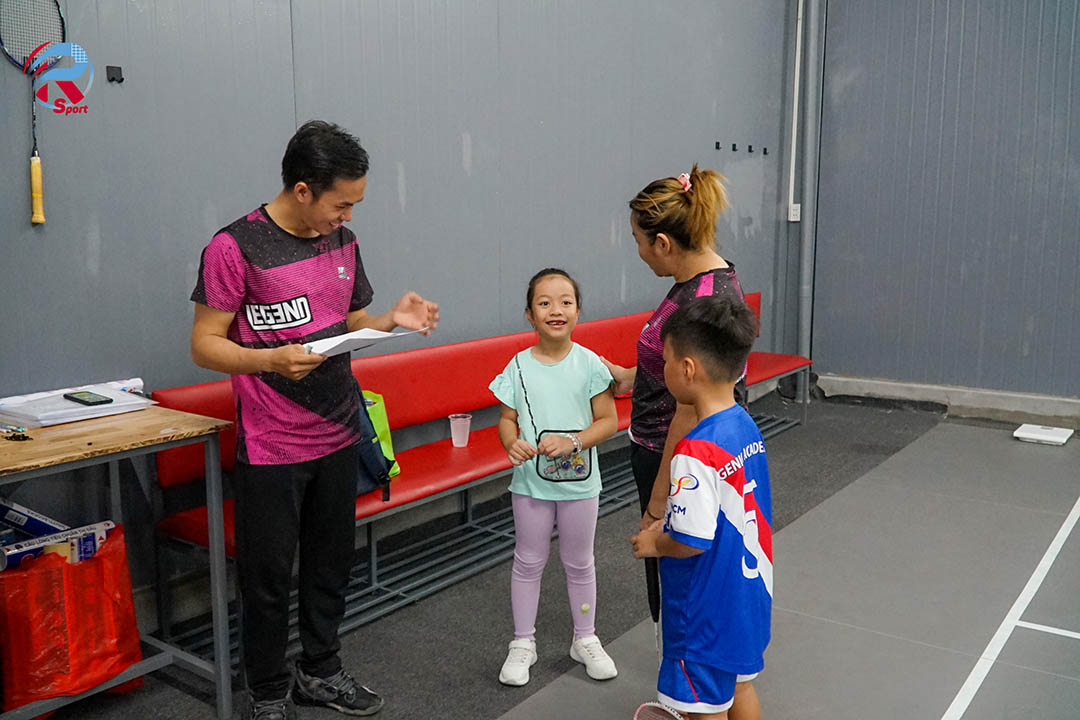 lop cau long u8 ngay 10 6 2024 2